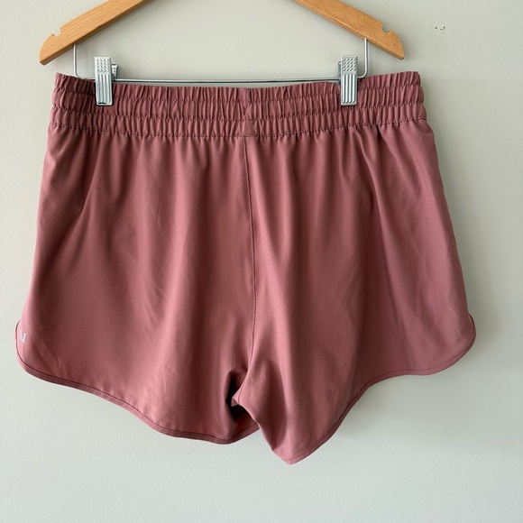 Vuori Women’s Clementine Short 2.0  Sz L - Picture 3 of 5